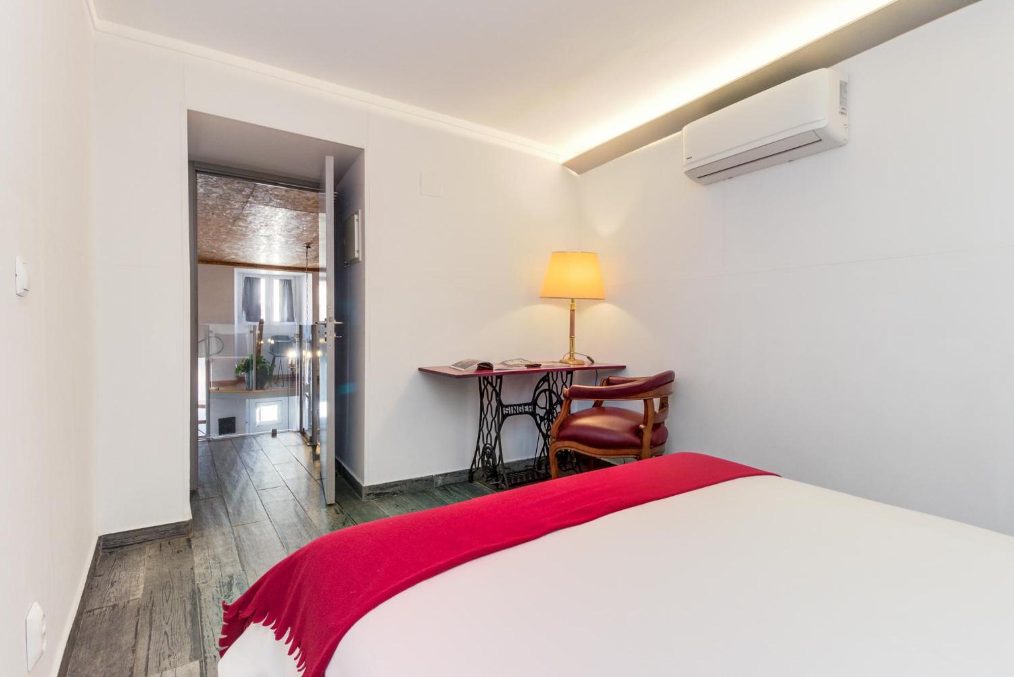 Santa Joana Panteao Apartment